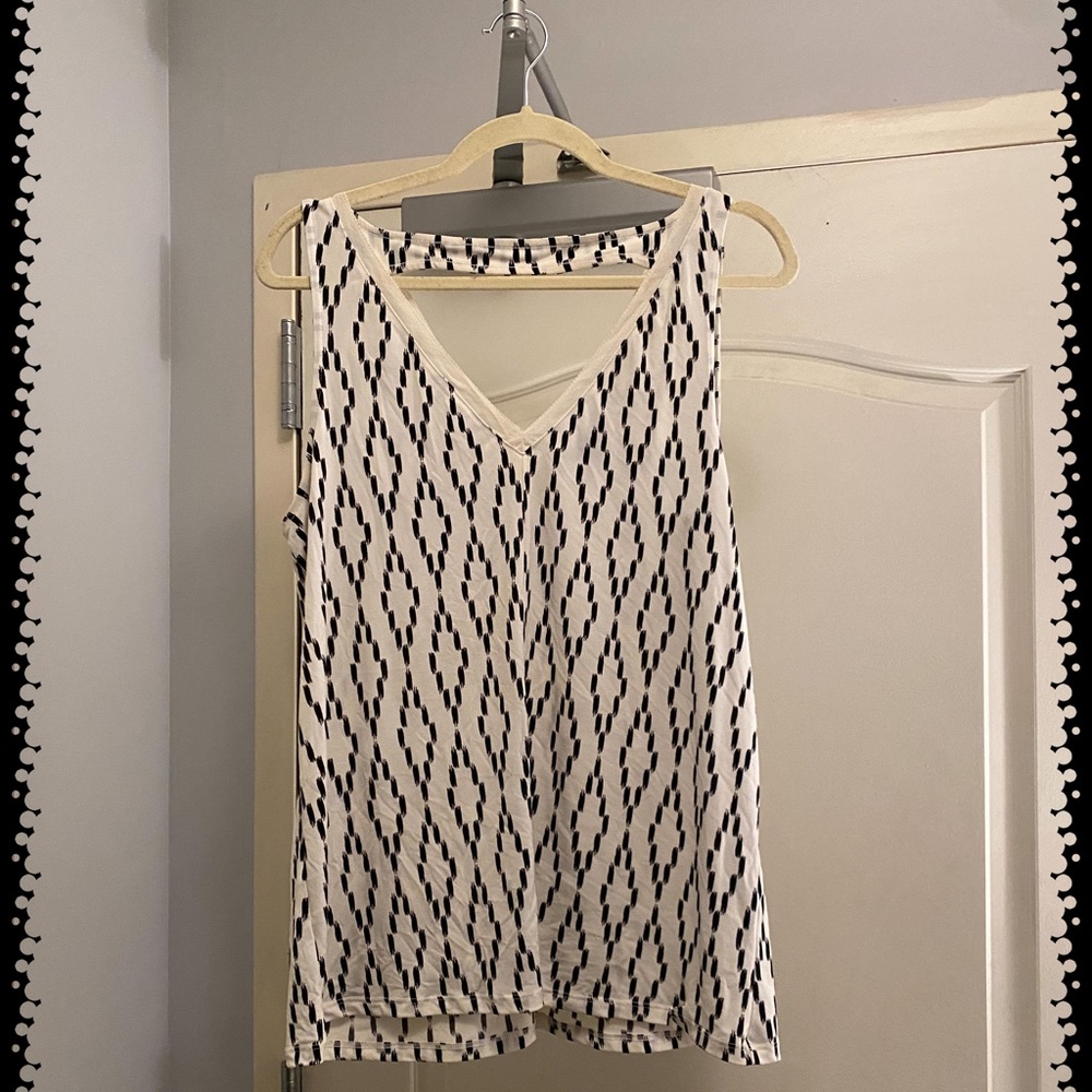Last call before donating! Soft Banana Republic Factory tank.